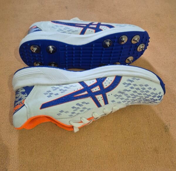 ASICS Cricket Shoes, Bowling Spikes