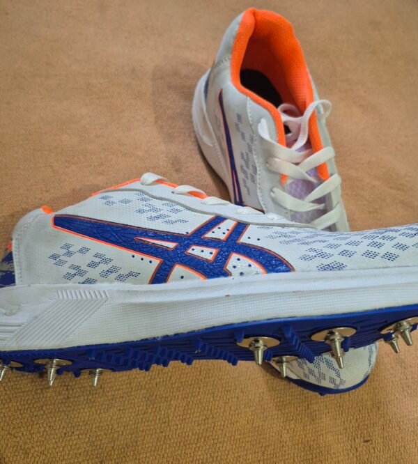 ASICS Cricket Shoes, Bowling Spikes